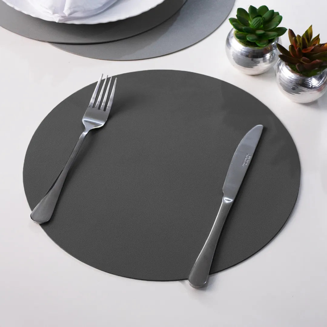 Jogo Americano Redondo Sousplat Corino impermeável - Chumbo